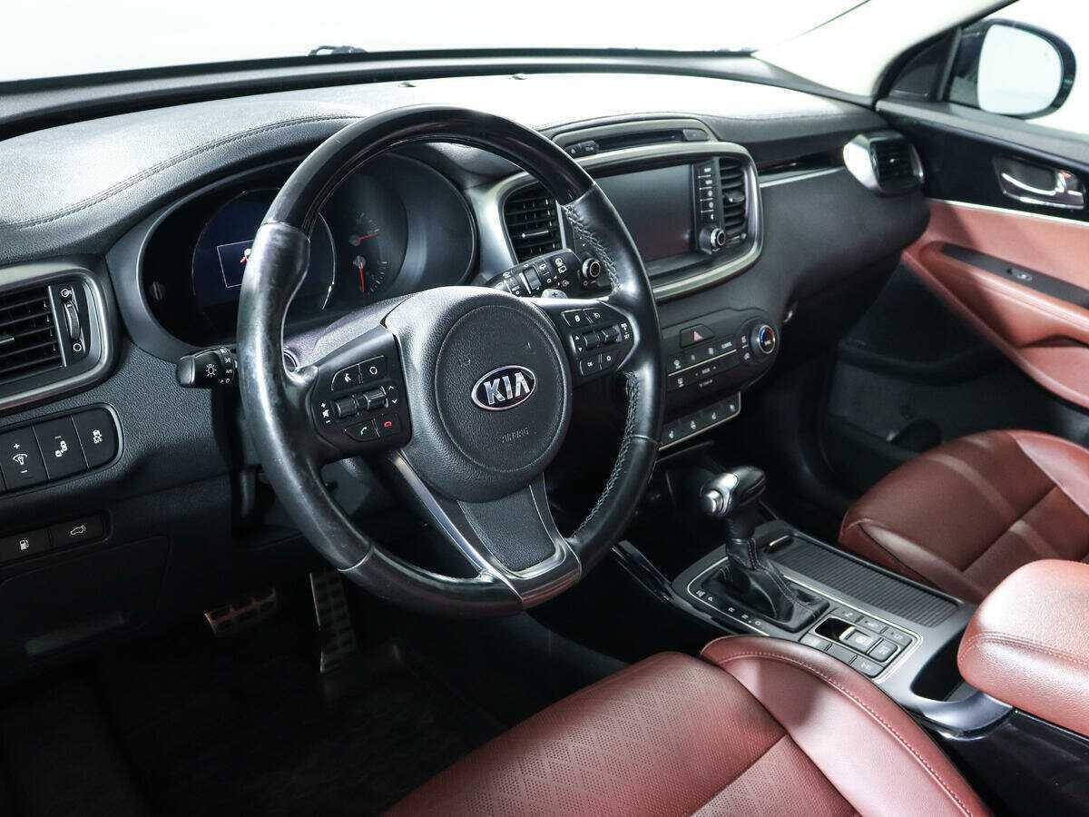 Купить Kia Sorento с пробегом. Фото: #10