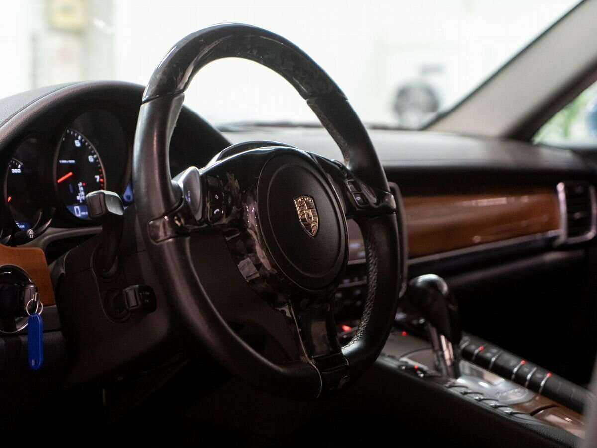 Купить Porsche Panamera с пробегом. Фото: #4