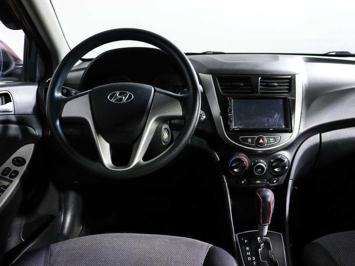 Купить Hyundai Solaris с пробегом. Фото: #9