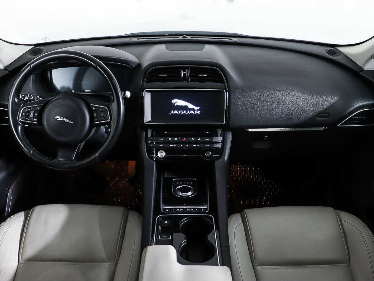 Купить Jaguar F-Pace с пробегом. Фото: #9