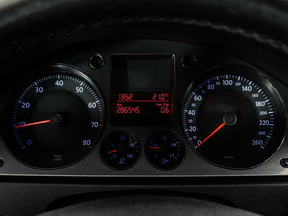 Купить Volkswagen Passat с пробегом. Фото: #12