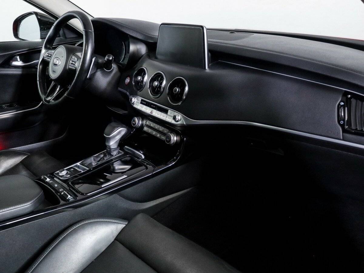 Купить Kia Stinger с пробегом. Фото: #4