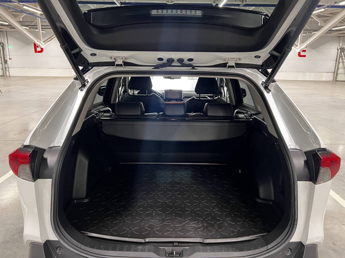 Купить Toyota RAV4 с пробегом. Фото: #9