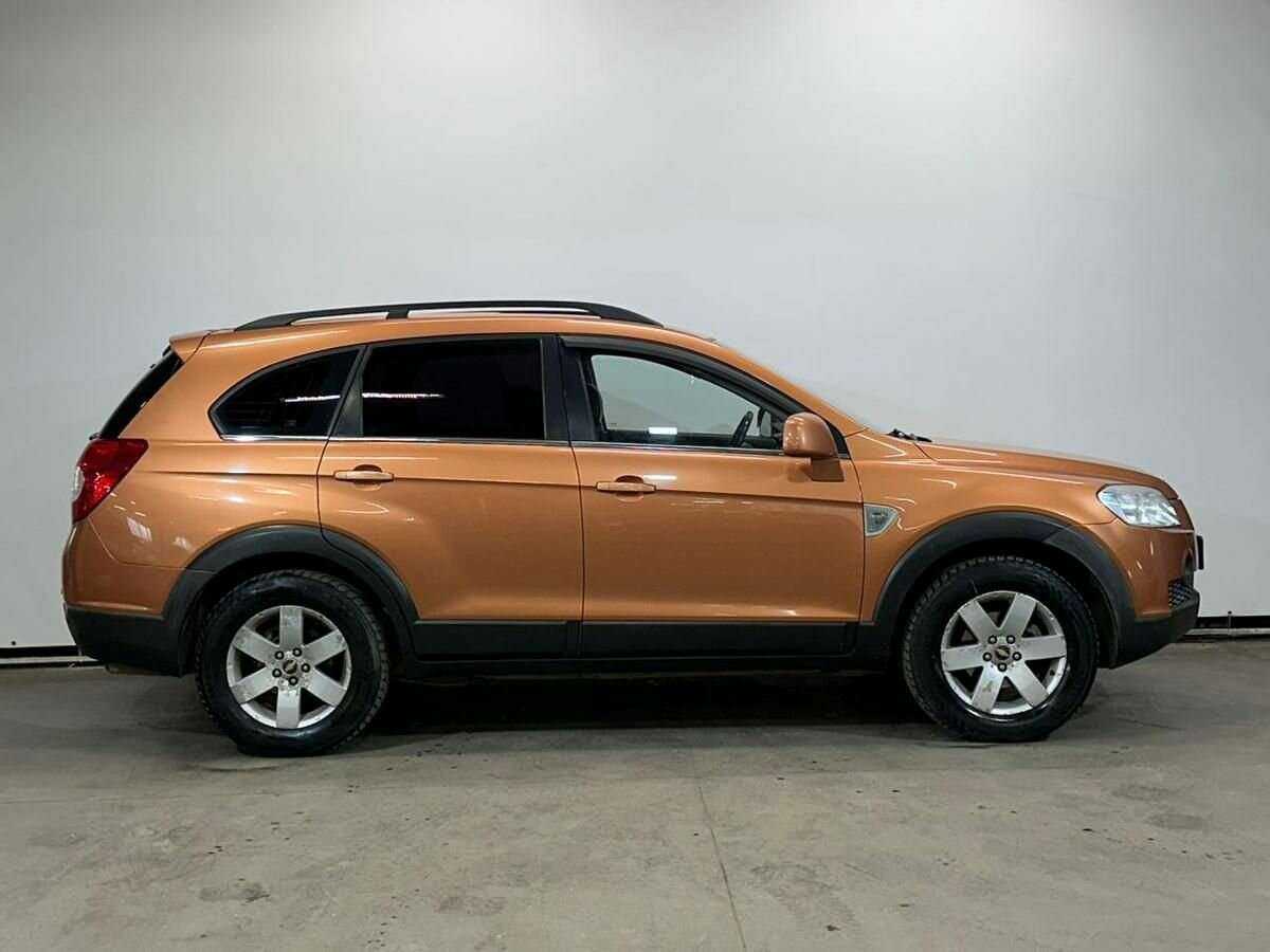 Купить Chevrolet Captiva с пробегом. Фото: #3