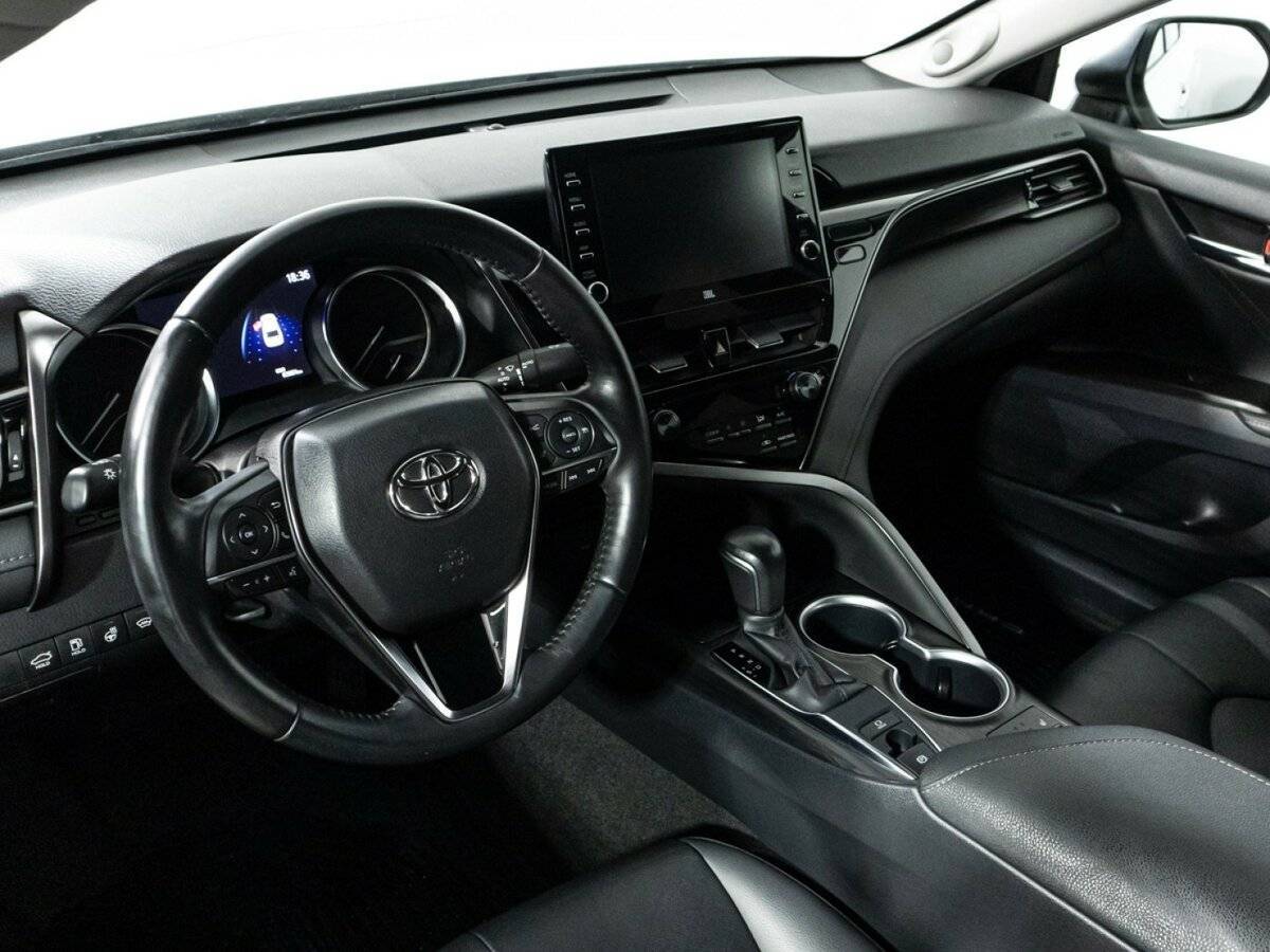 Купить Toyota Camry с пробегом. Фото: #10