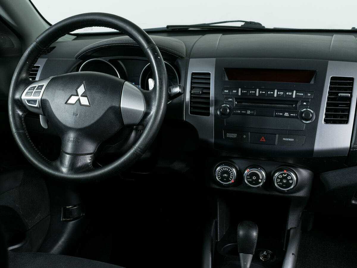 Купить Mitsubishi Outlander с пробегом. Фото: #6