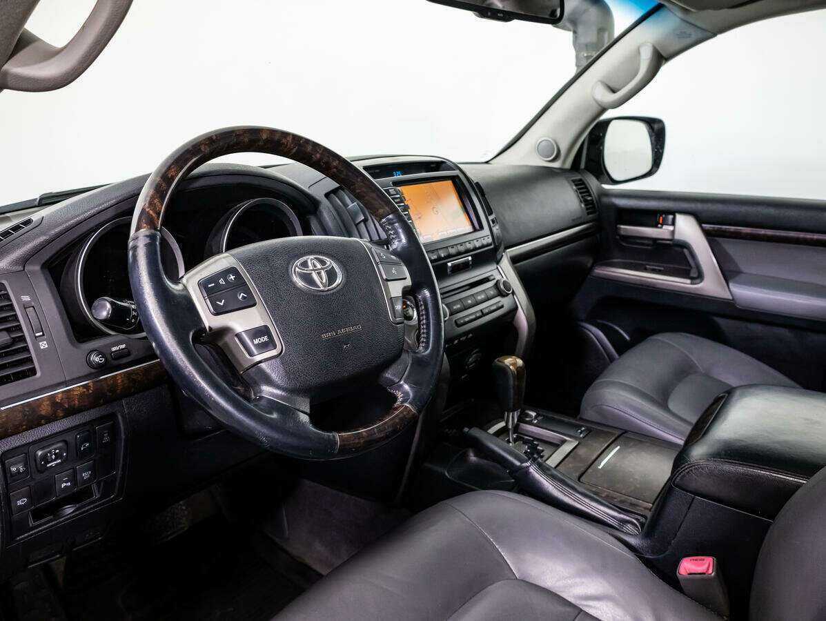 Купить Toyota Land Cruiser с пробегом. Фото: #8
