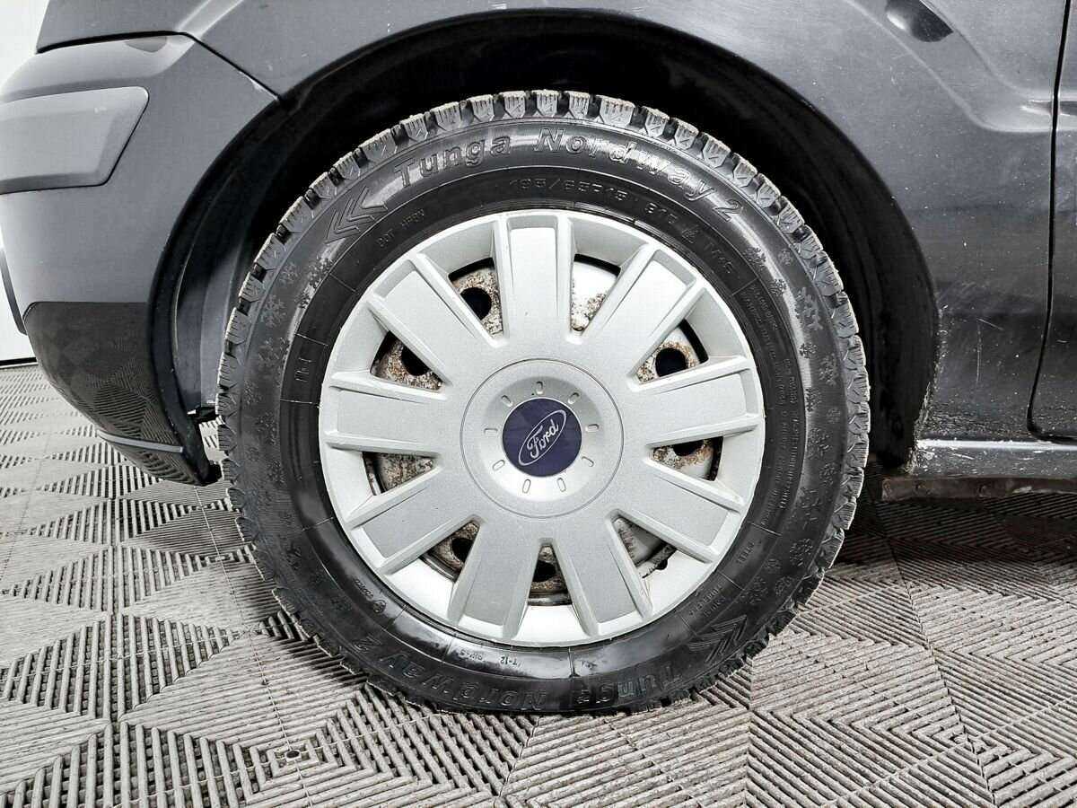 Купить Ford Fusion с пробегом. Фото: #17