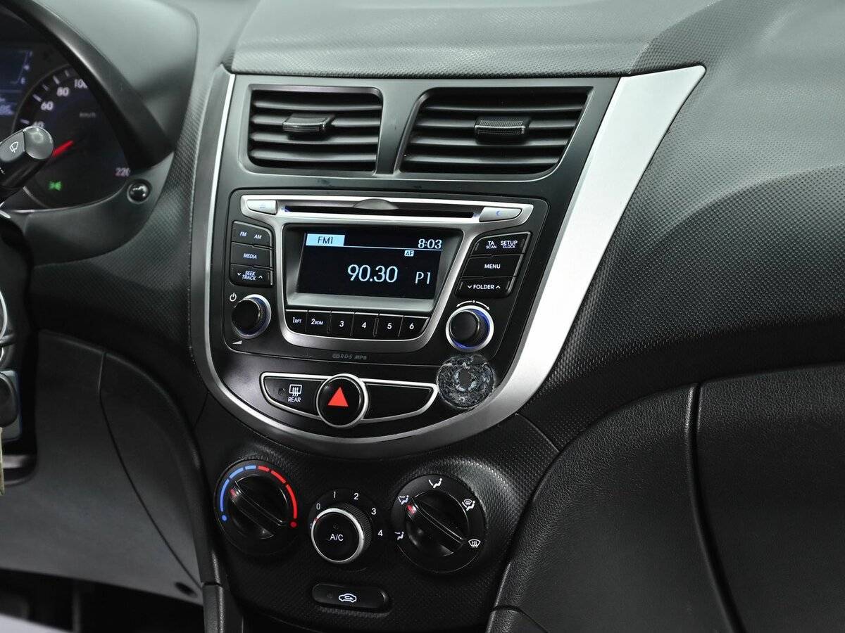 Купить Hyundai Solaris с пробегом. Фото: #9