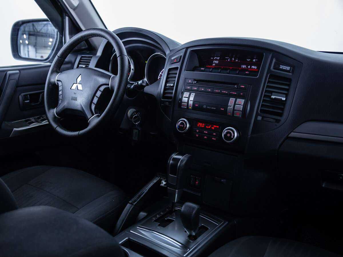 Купить Mitsubishi Pajero с пробегом. Фото: #7