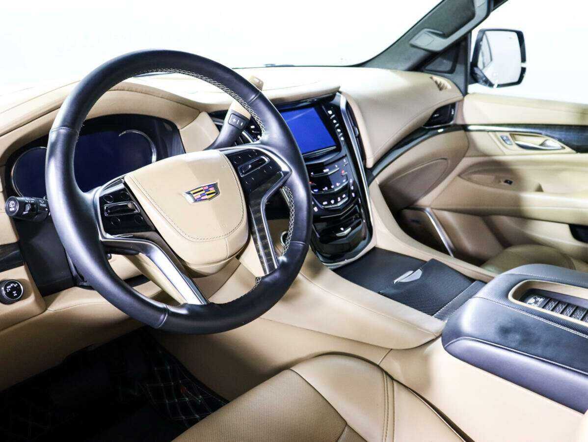 Купить Cadillac Escalade с пробегом. Фото: #13