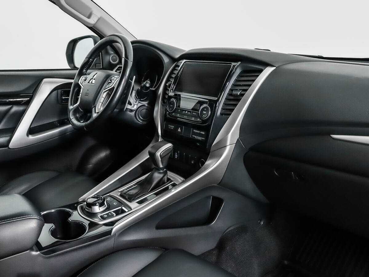 Купить Mitsubishi Pajero Sport с пробегом. Фото: #12