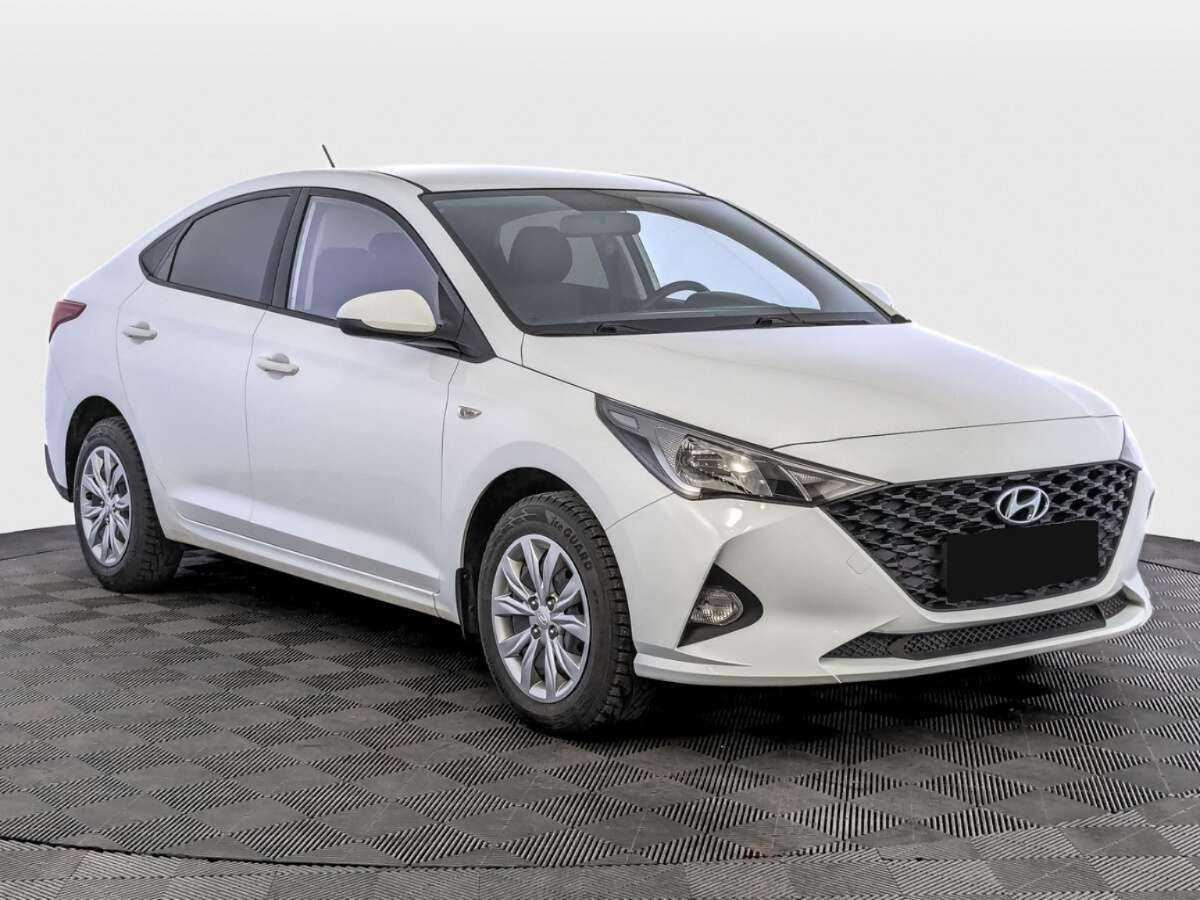 Купить Hyundai Solaris с пробегом. Фото: #2