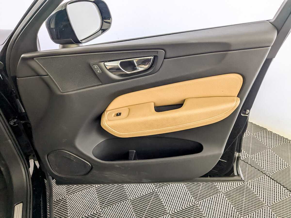 Купить Volvo XC60 с пробегом. Фото: #22