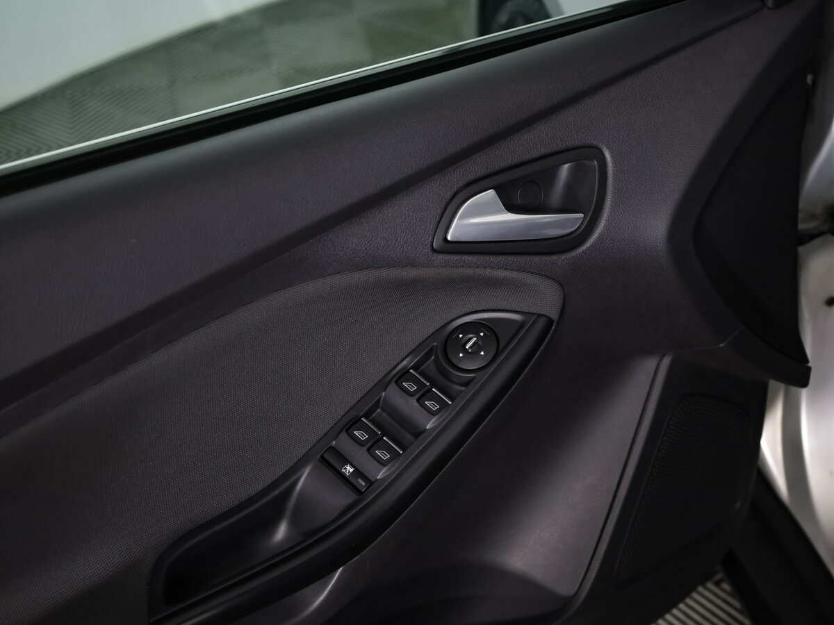 Купить Ford Focus с пробегом. Фото: #18