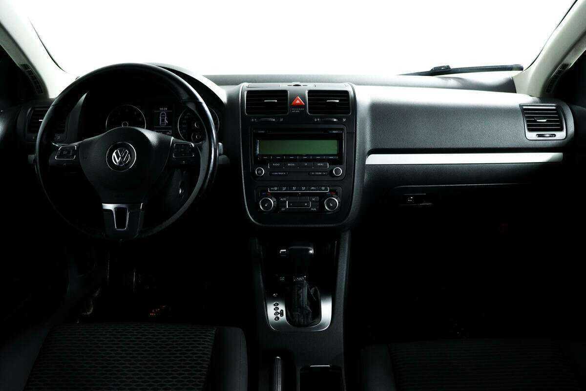 Купить Volkswagen Jetta с пробегом. Фото: #10