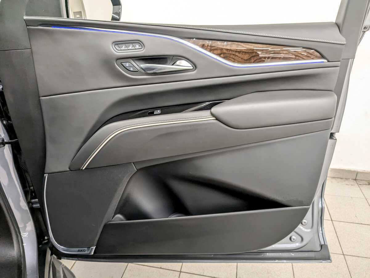 Купить Cadillac Escalade с пробегом. Фото: #22