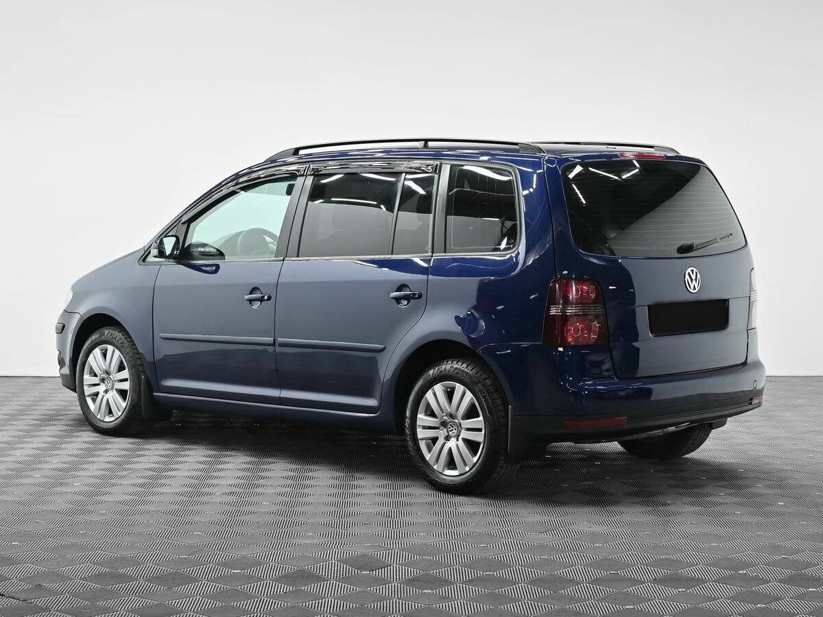 Купить Volkswagen Touran с пробегом. Фото: #2