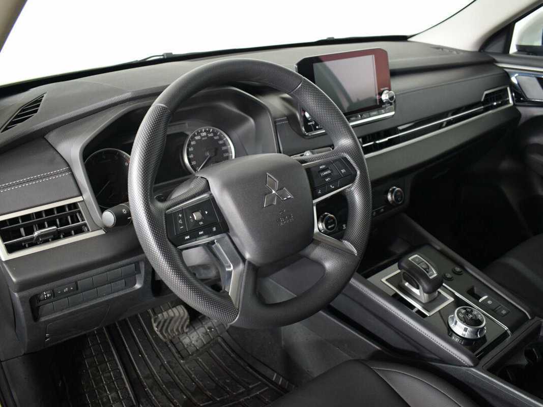 Купить Mitsubishi Outlander с пробегом. Фото: #14