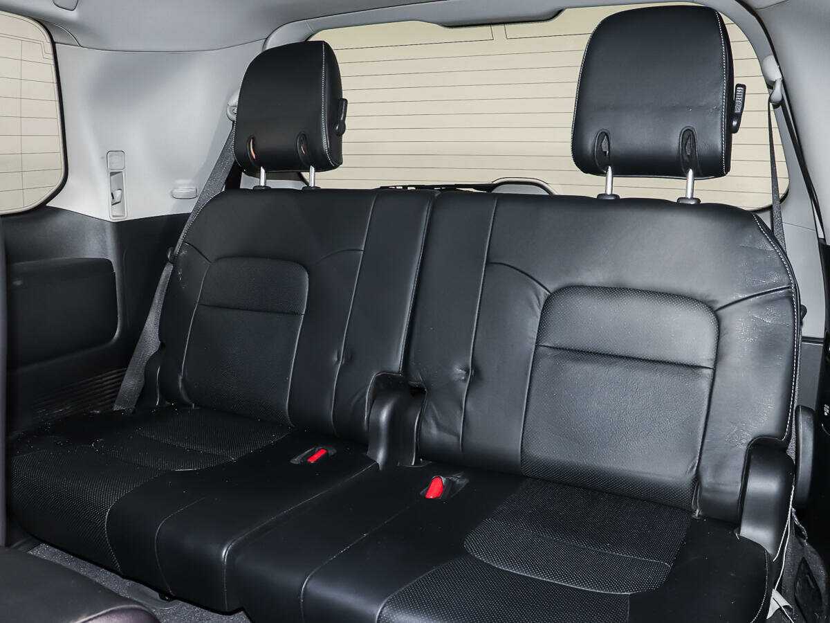 Купить Toyota Land Cruiser с пробегом. Фото: #10