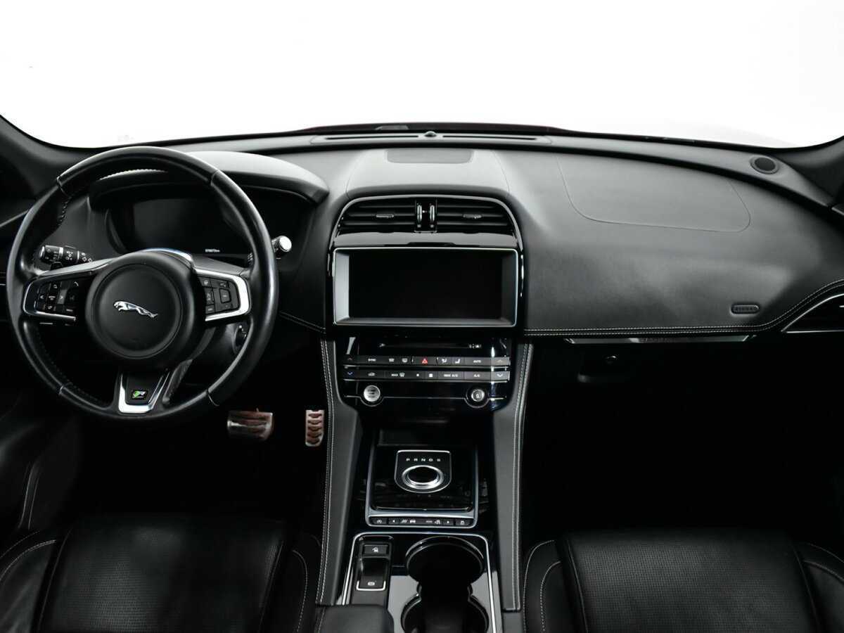 Купить Jaguar F-Pace с пробегом. Фото: #11
