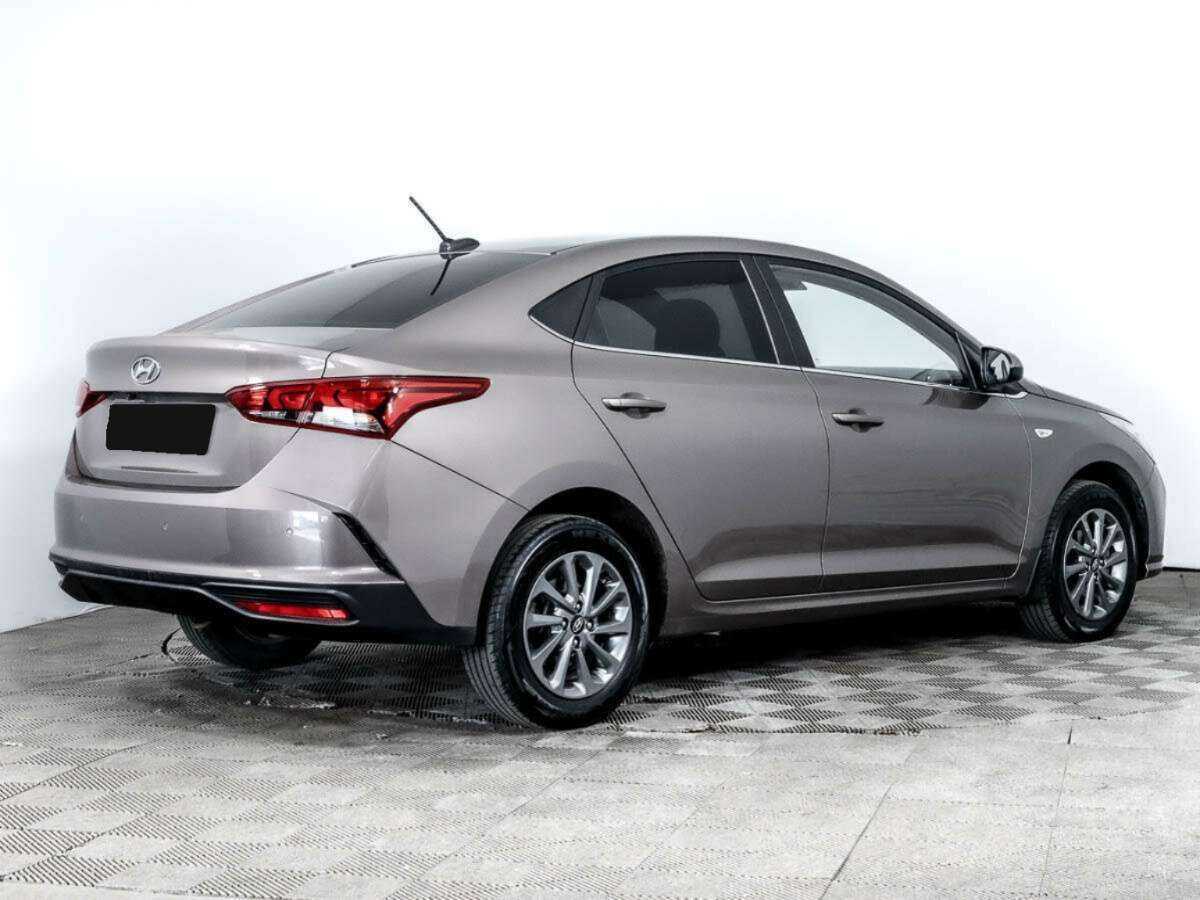 Купить Hyundai Solaris с пробегом. Фото: #2