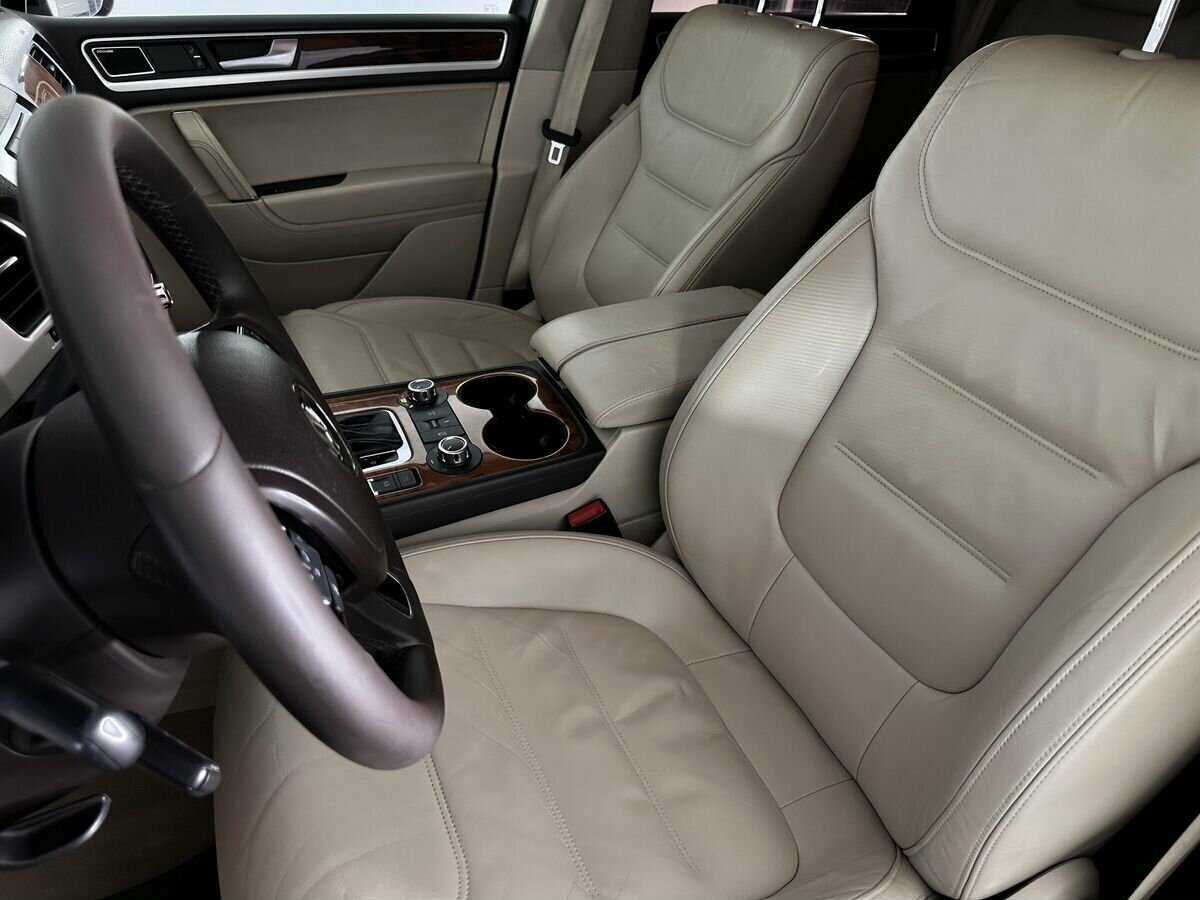 Купить Volkswagen Touareg с пробегом. Фото: #7