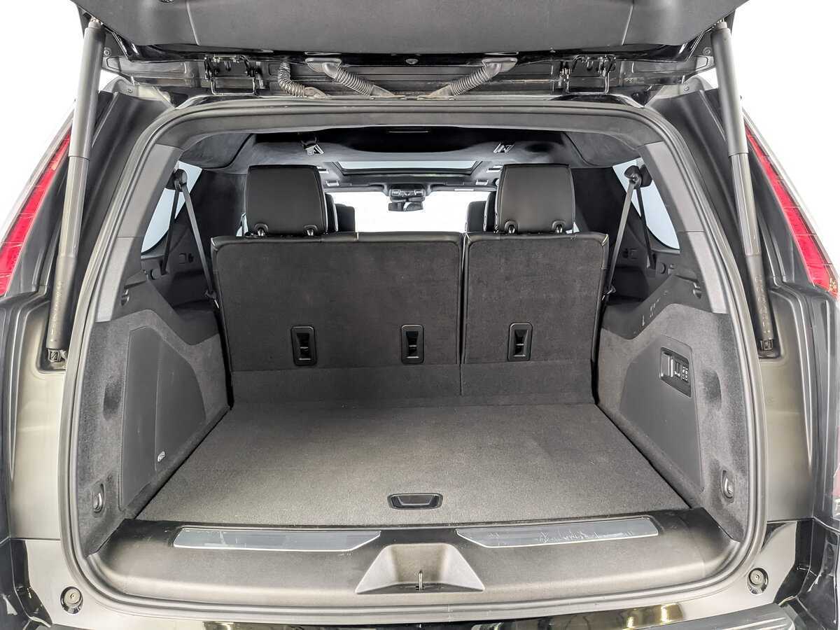 Купить Cadillac Escalade с пробегом. Фото: #9