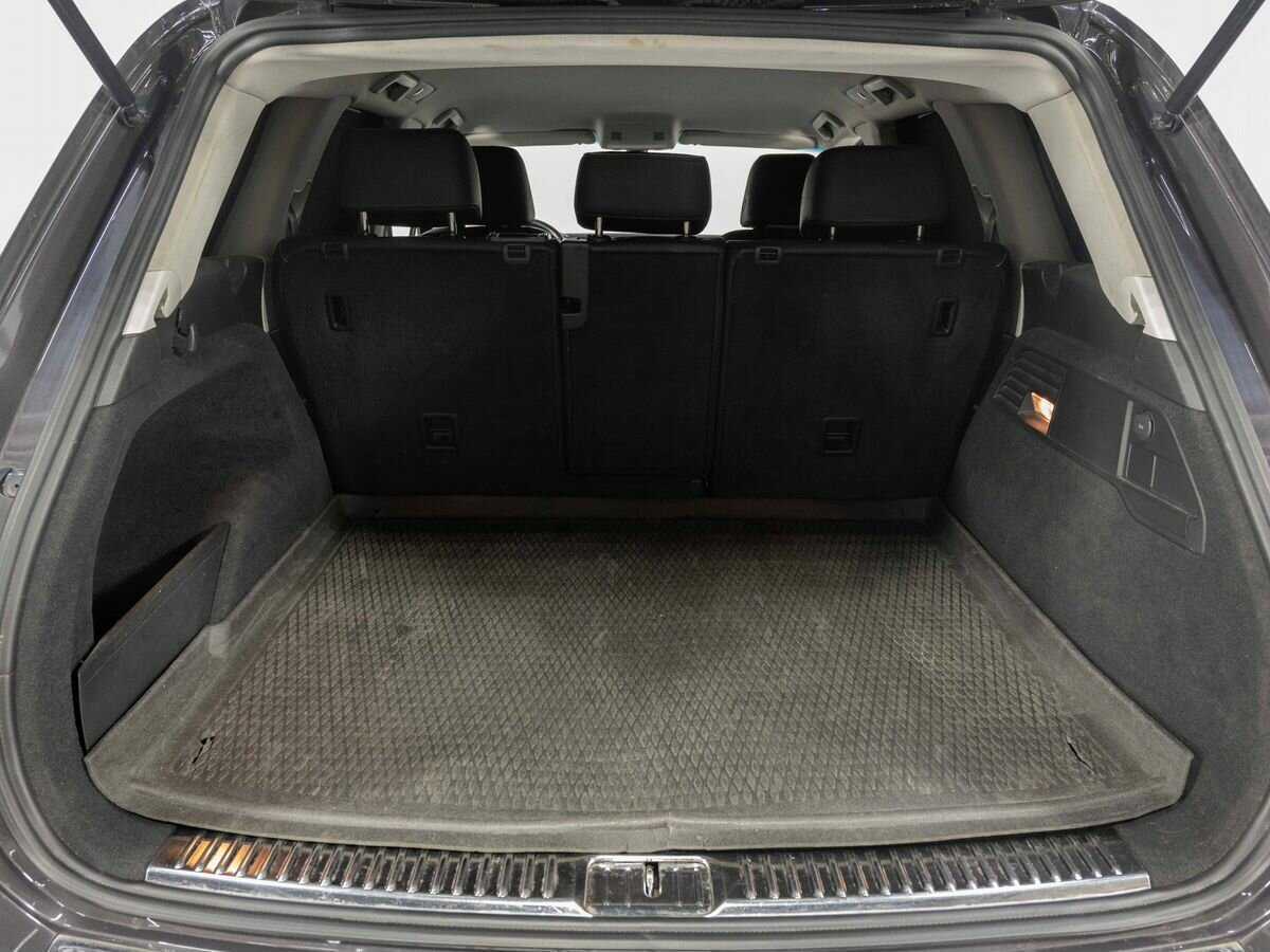 Купить Volkswagen Touareg с пробегом. Фото: #24