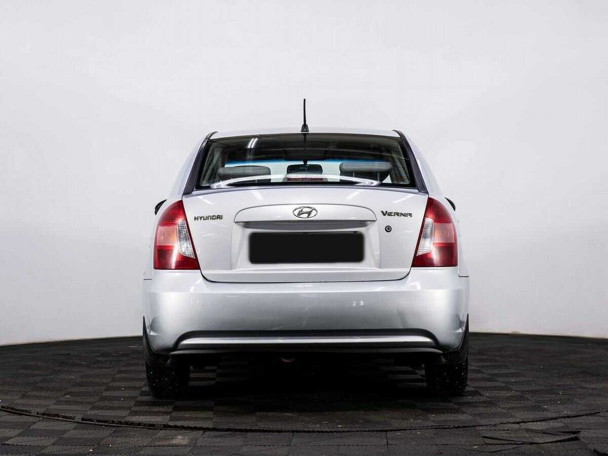 Купить Hyundai Verna с пробегом. Фото: #4