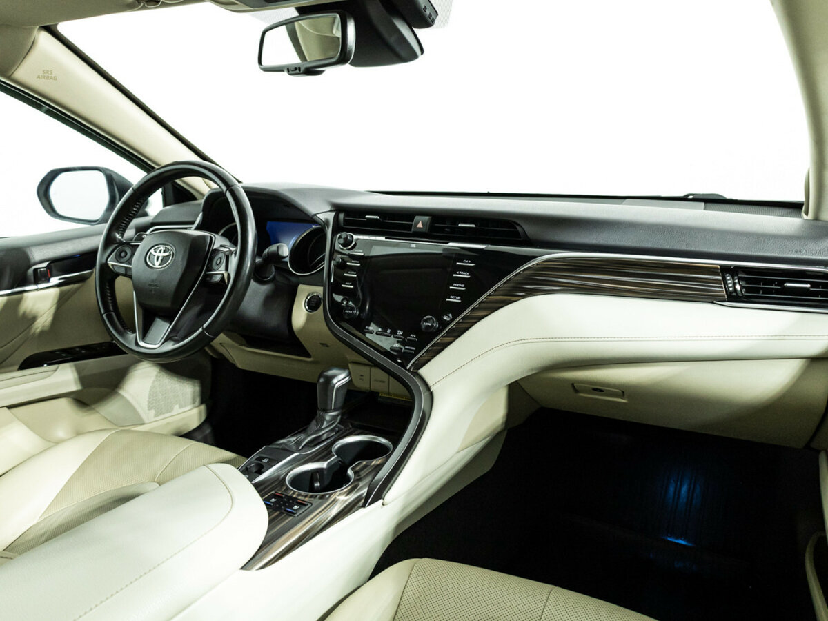 Купить Toyota Camry с пробегом. Фото: #6