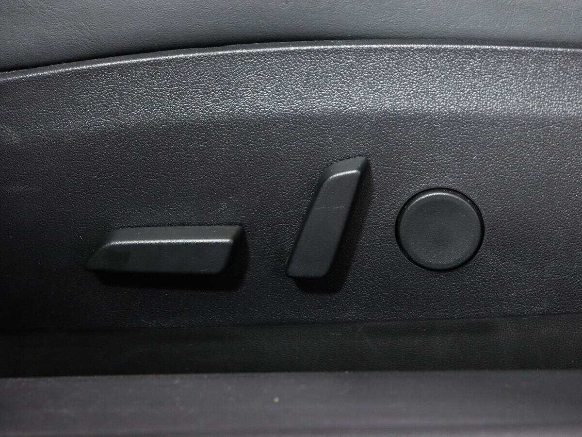 Купить Tesla Model 3 с пробегом. Фото: #14