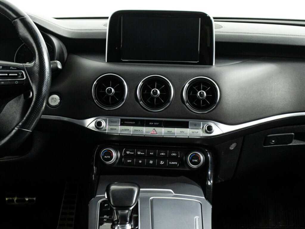 Купить Kia Stinger с пробегом. Фото: #13