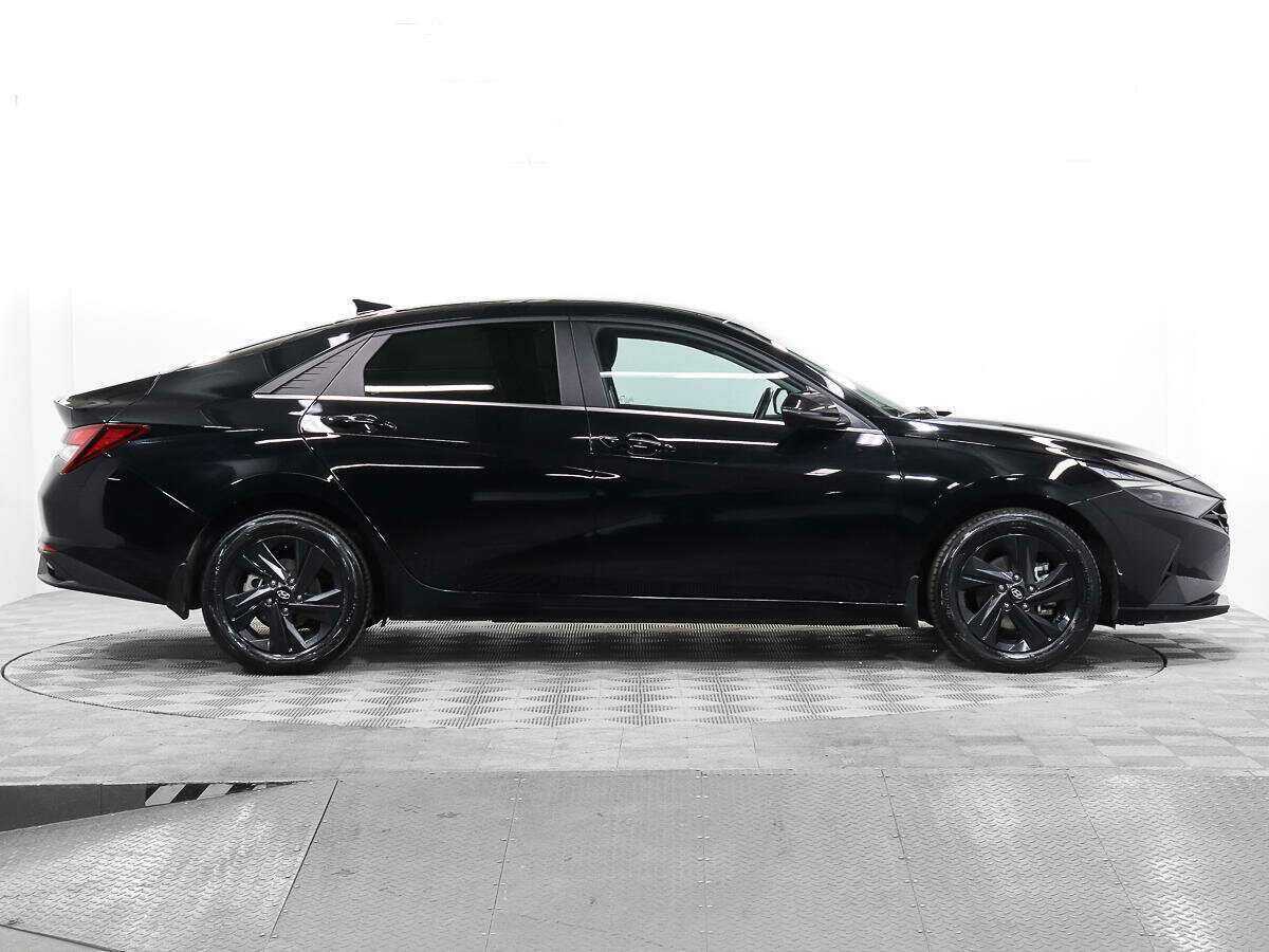 Купить Hyundai Elantra с пробегом. Фото: #3