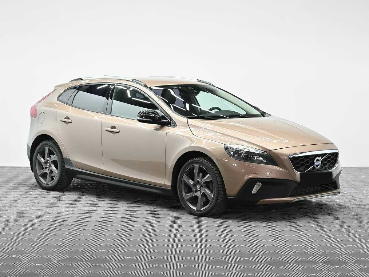 Купить Volvo V40 с пробегом. Фото: #1