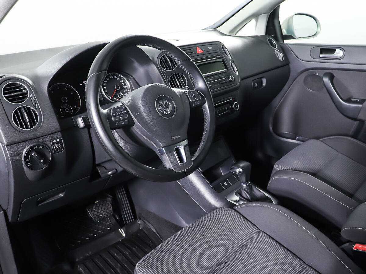 Купить Volkswagen Golf Plus с пробегом. Фото: #12