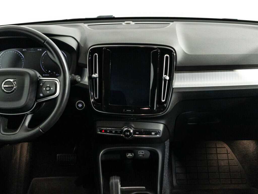Купить Volvo XC40 с пробегом. Фото: #13