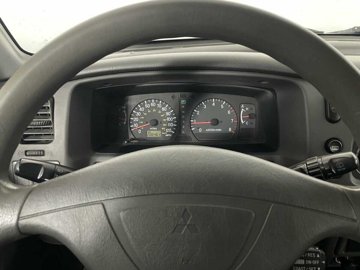 Купить Mitsubishi Montero Sport с пробегом. Фото: #9