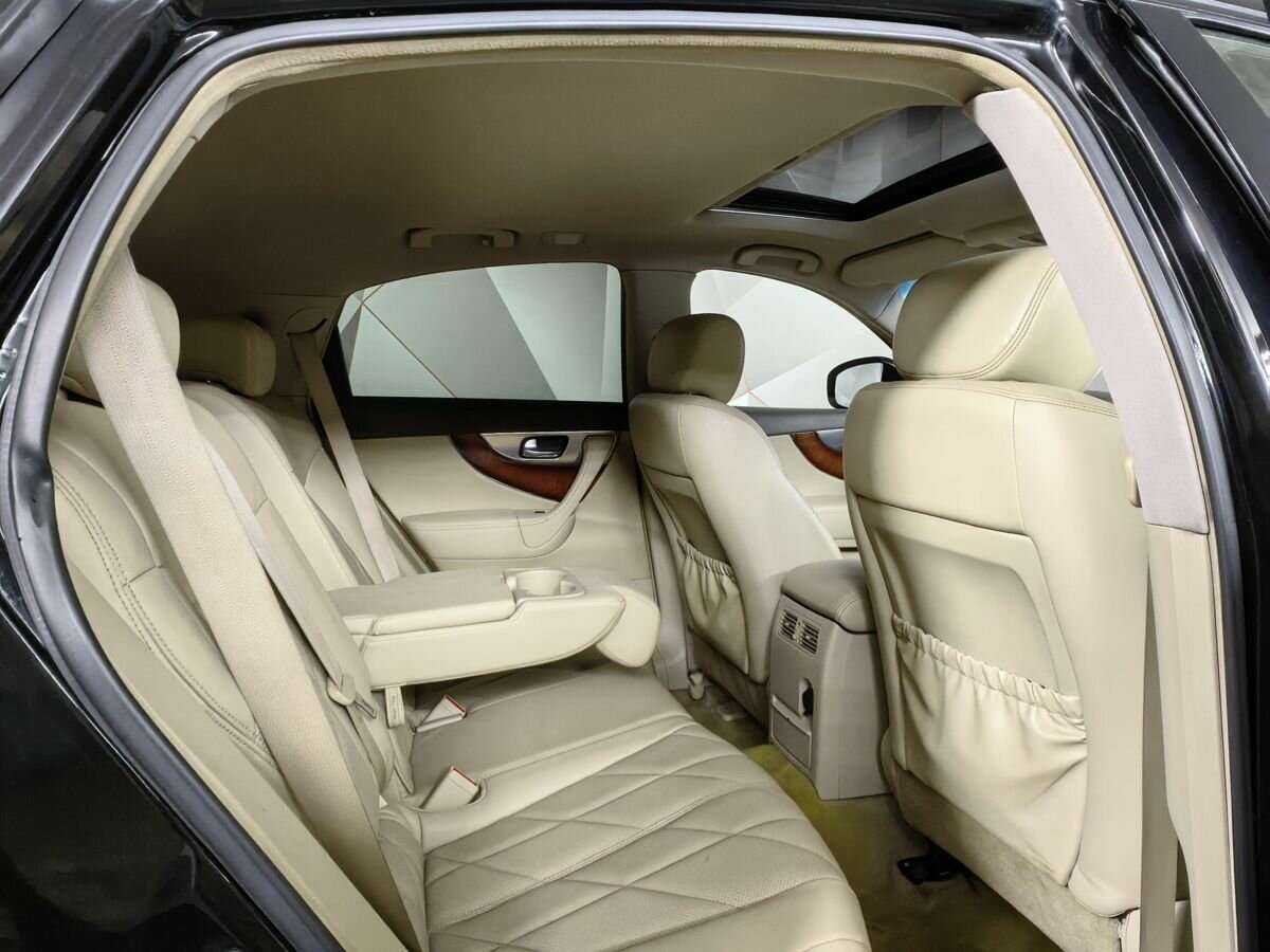 Купить Infiniti FX с пробегом. Фото: #11