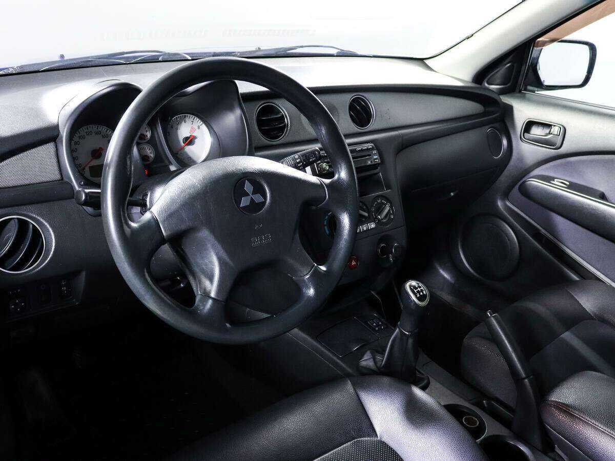 Купить Mitsubishi Outlander с пробегом. Фото: #13
