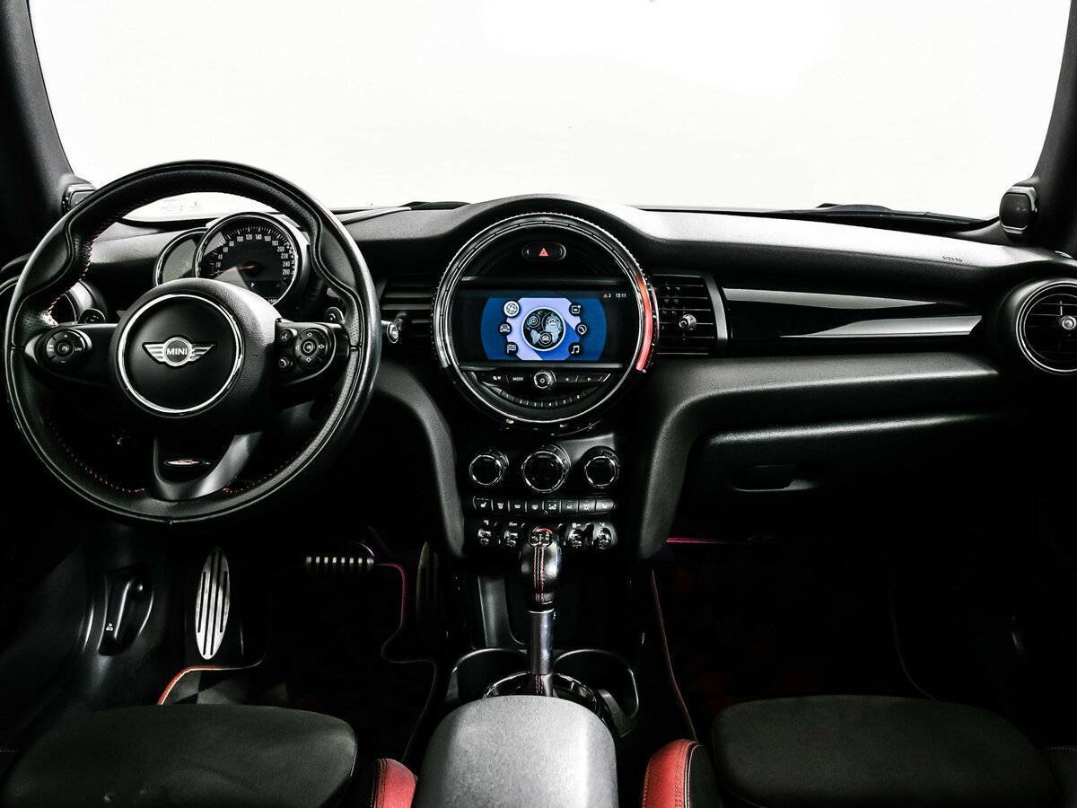 Купить Mini Hatch с пробегом. Фото: #10