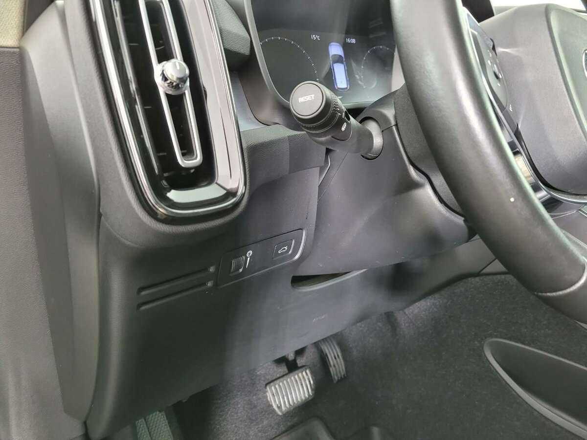 Купить Volvo XC40 с пробегом. Фото: #8