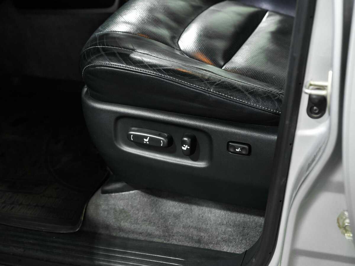 Купить Toyota Land Cruiser с пробегом. Фото: #17