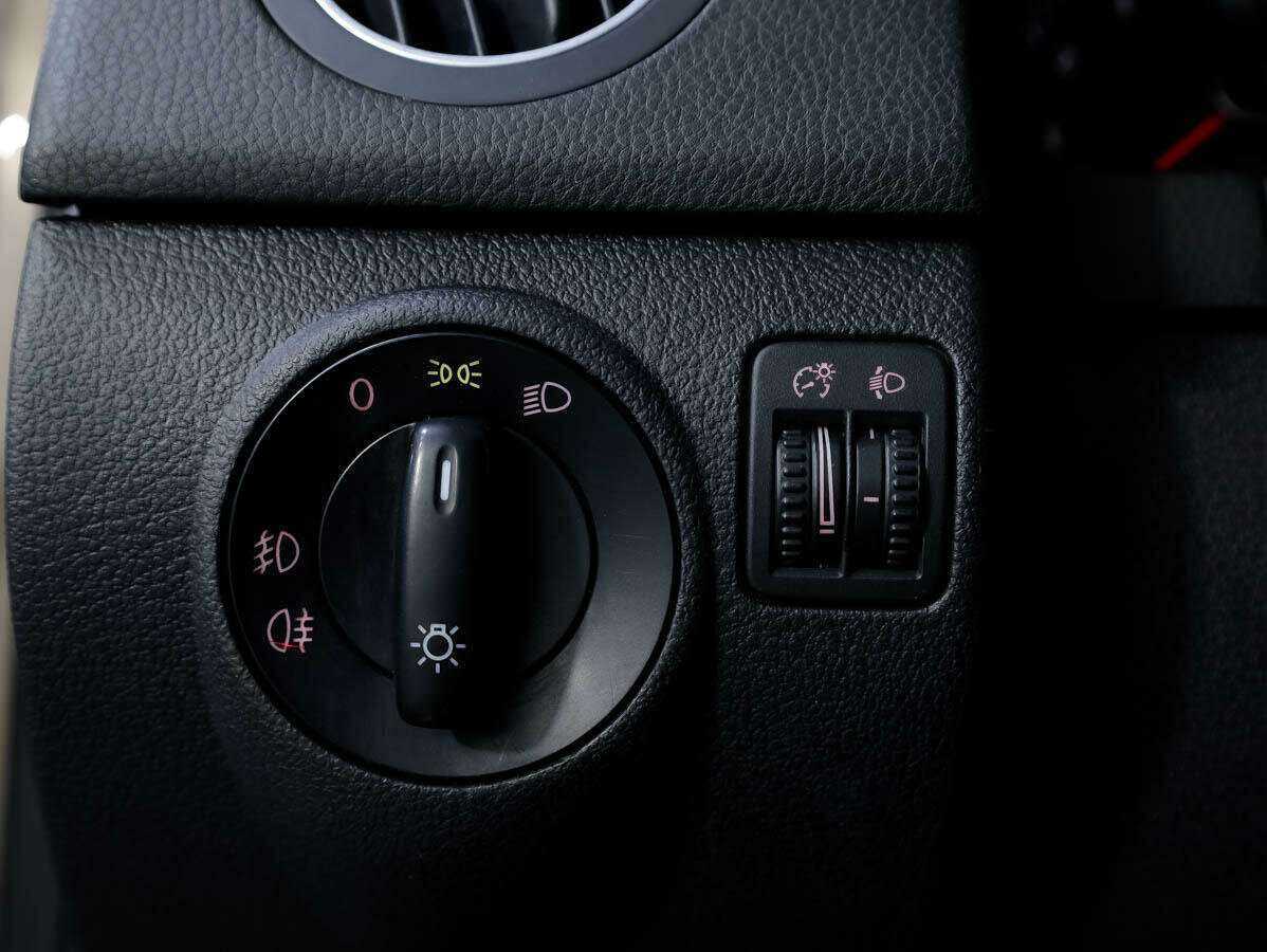 Купить Volkswagen Golf Plus с пробегом. Фото: #16