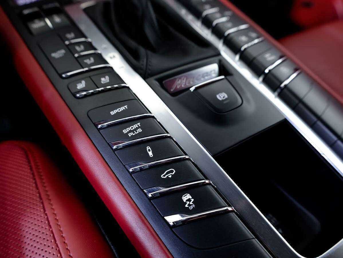 Купить Porsche Macan с пробегом. Фото: #21