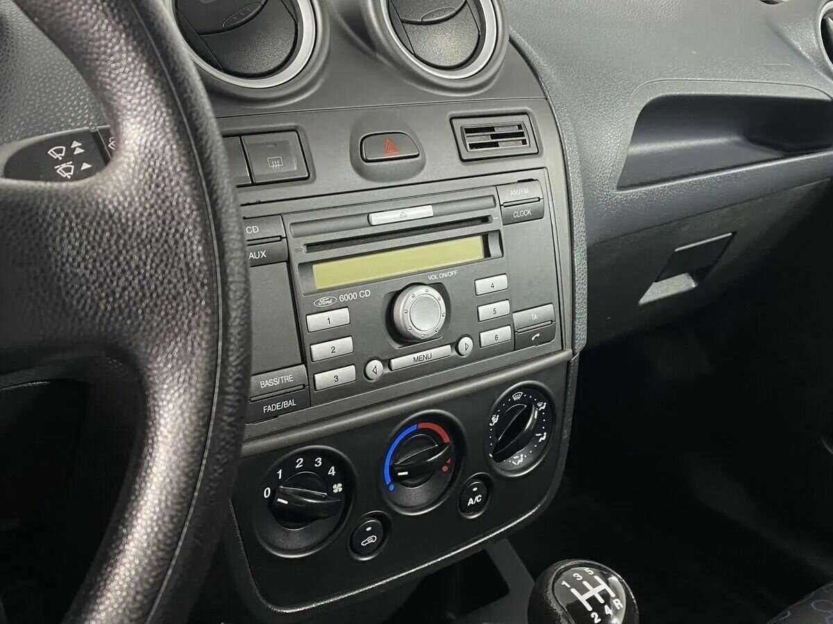 Купить Ford Fiesta с пробегом. Фото: #14