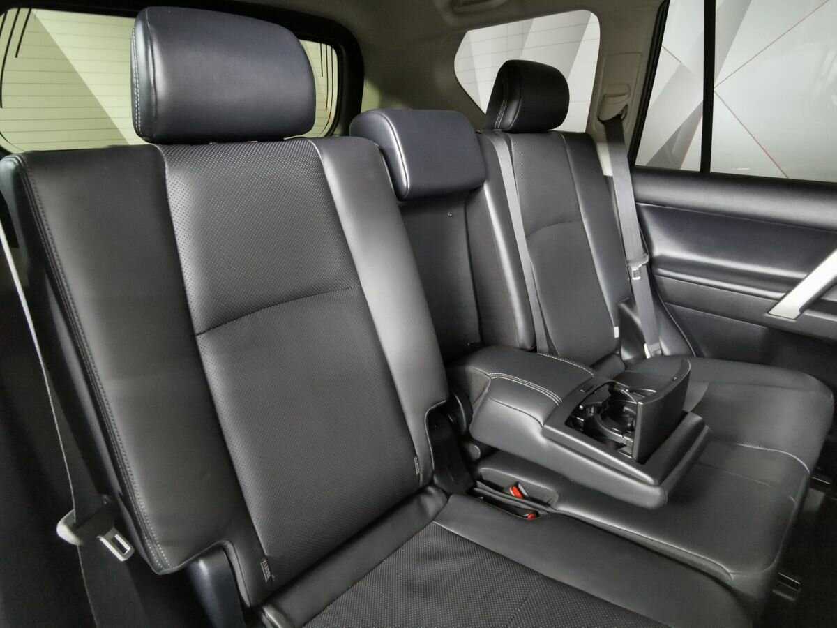 Купить Toyota Land Cruiser Prado с пробегом. Фото: #12