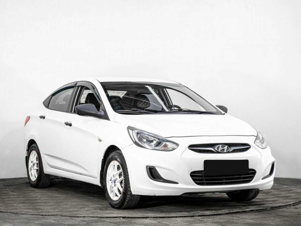 Купить Hyundai Solaris с пробегом. Фото: #2