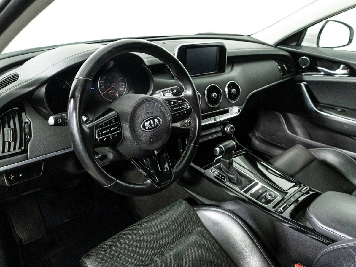 Купить Kia Stinger с пробегом. Фото: #10