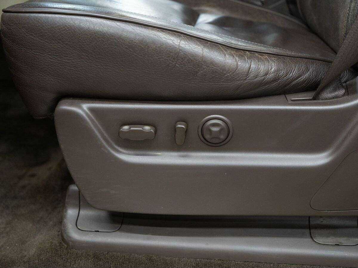 Купить Cadillac Escalade с пробегом. Фото: #17